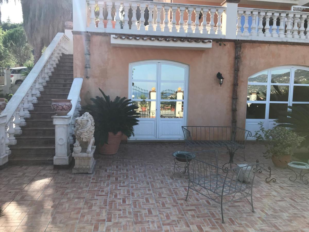 Villa Grace Patti Luaran gambar